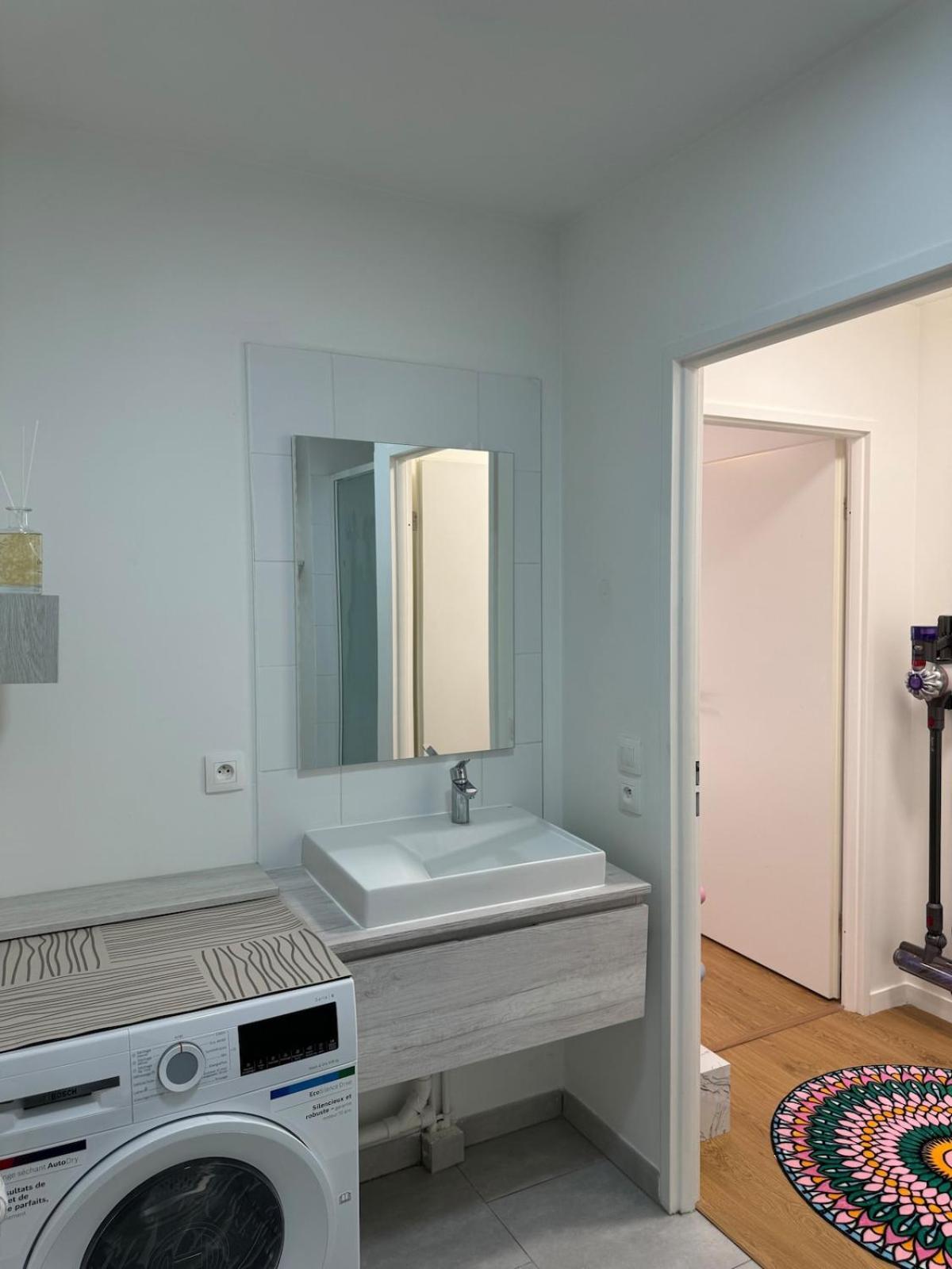 Pura Apartment *